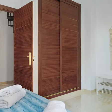 Suncity Flat Gigantes Apartment